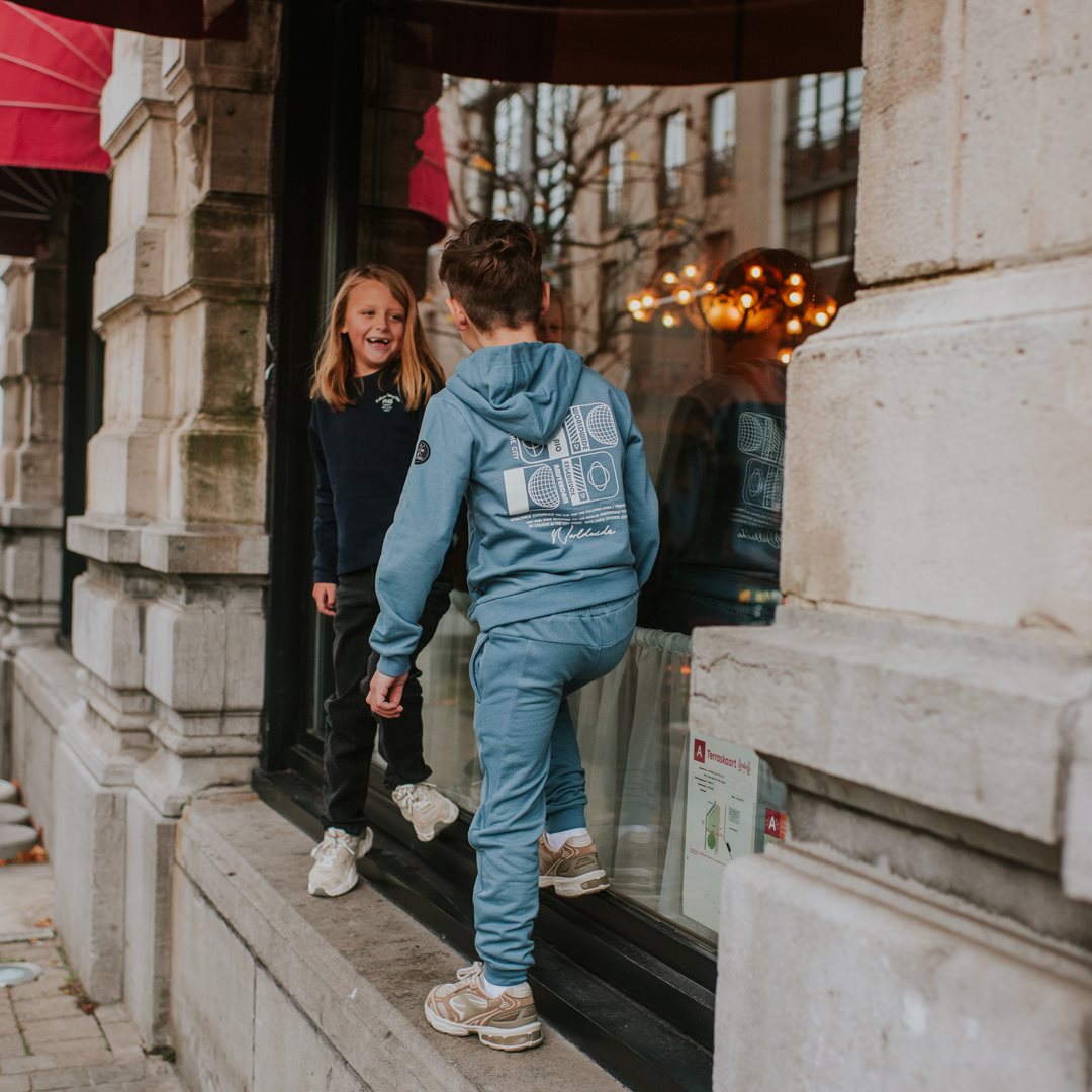 No way monday Bleu hoodie